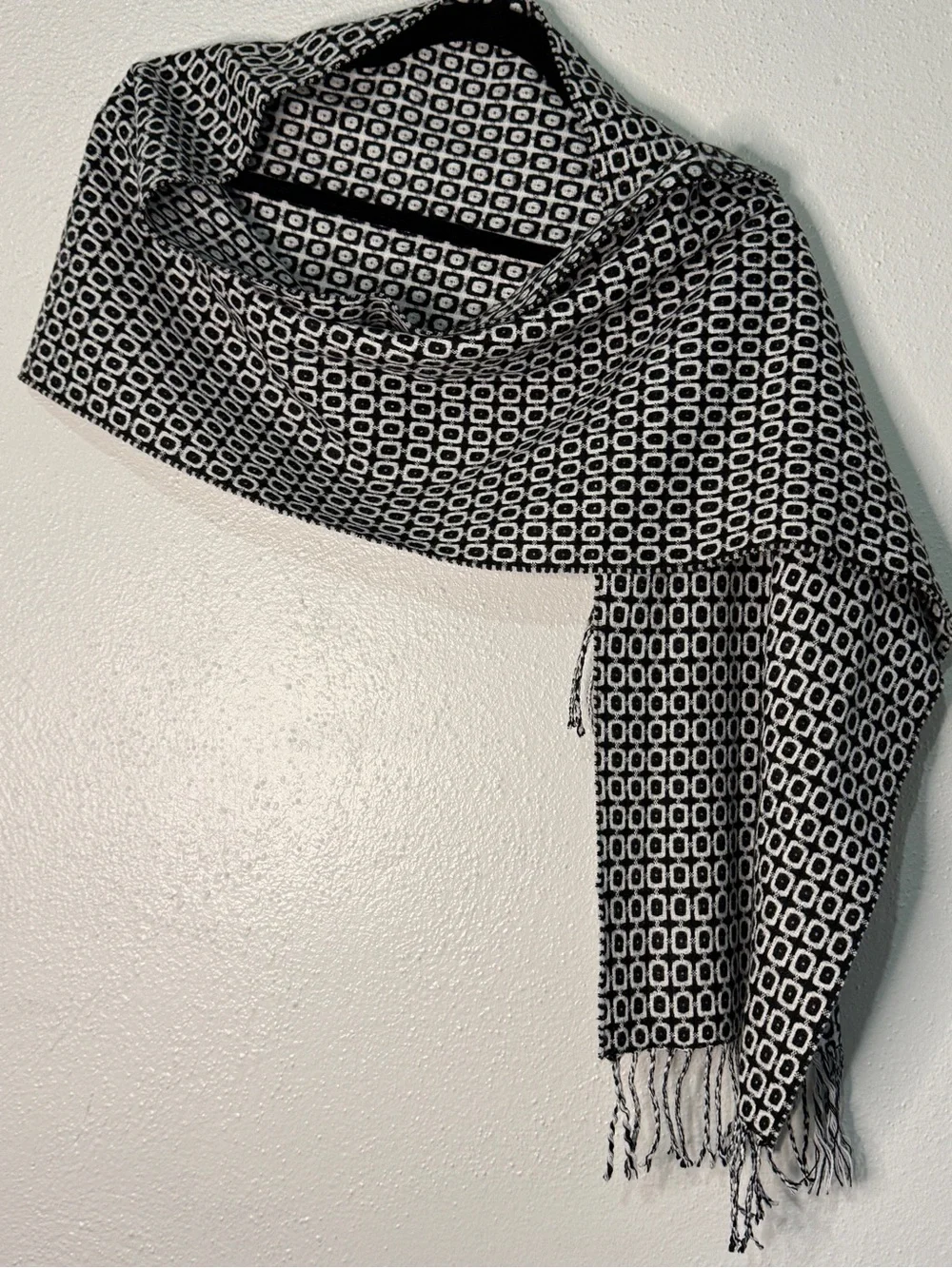 100% Cashmere Scarf. Made in Scotland - Black & White. 12” X 68”
